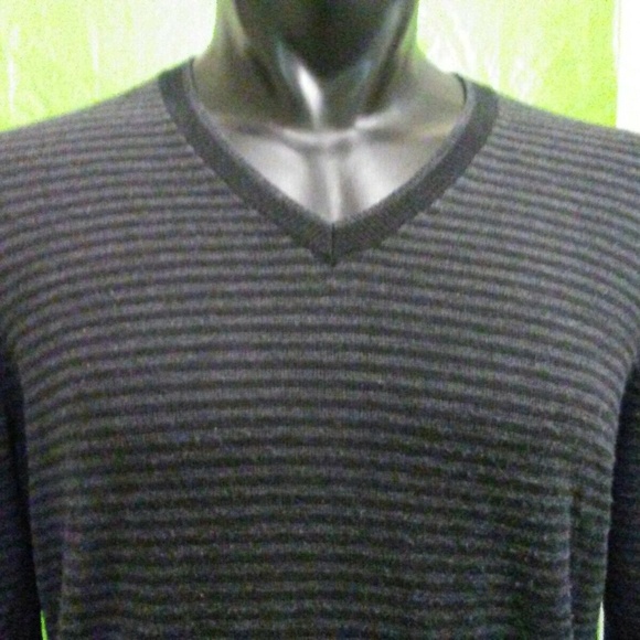 Pronto Uomo Wool Acrylic V-Neck Sweater - Picture 2 of 8